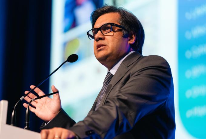 Prof Suvankar Pal presenting at connectome