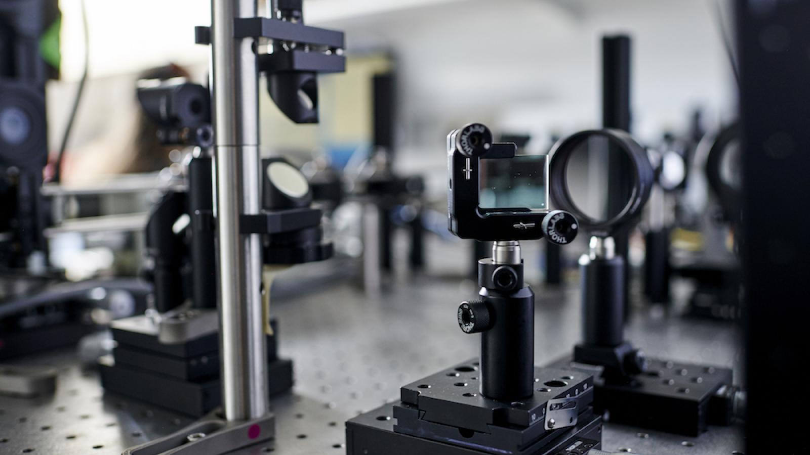 Equipment for microscopes