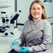 Selina Wray profile